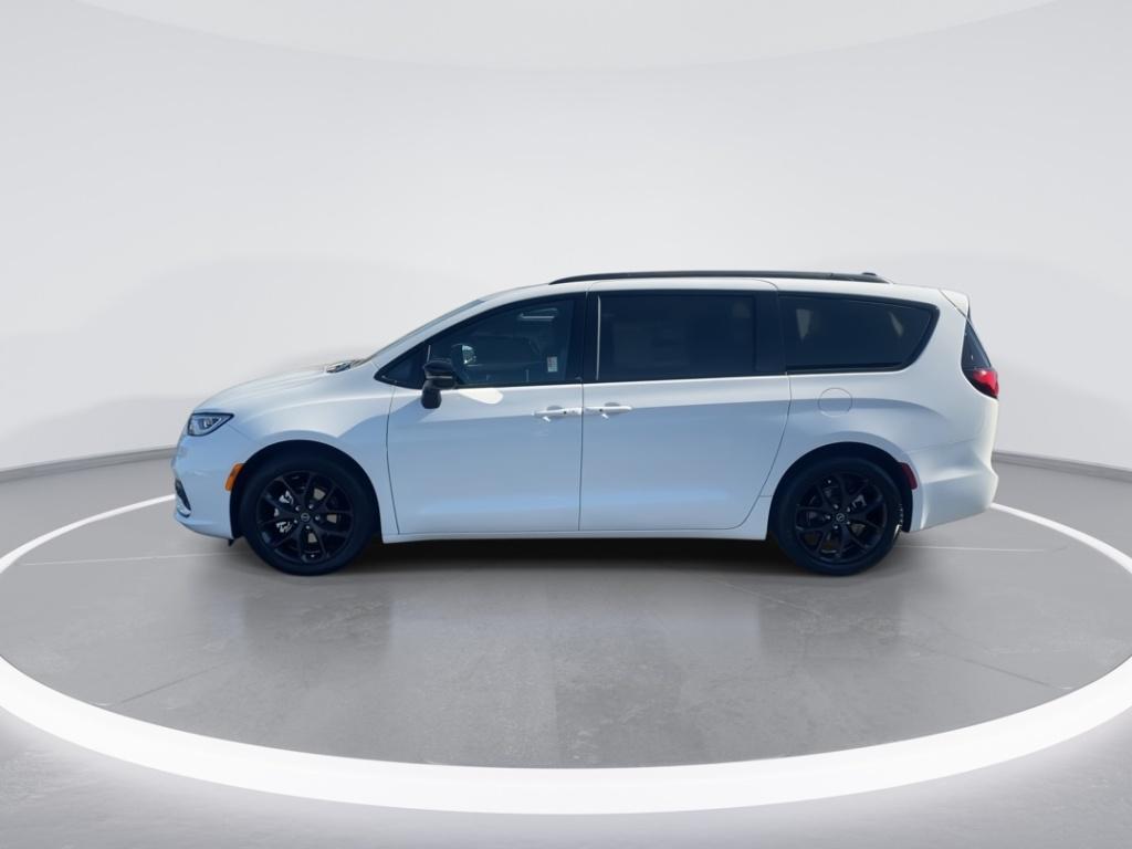 new 2026 Chrysler Pacifica car, priced at $45,847