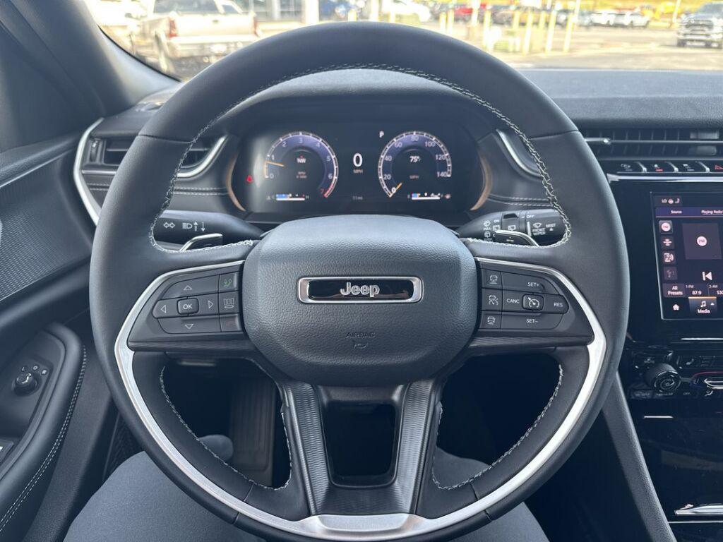 new 2025 Jeep Grand Cherokee car, priced at $40,489