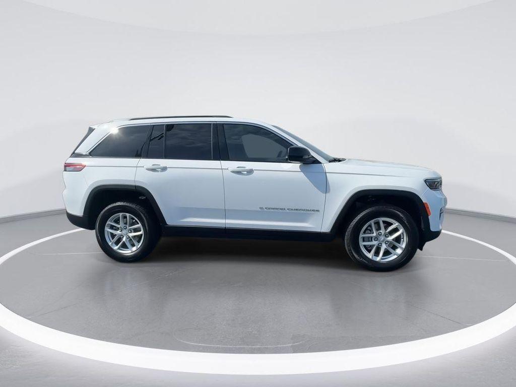 new 2025 Jeep Grand Cherokee car, priced at $39,989