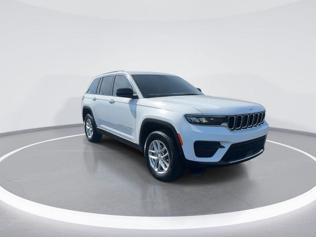 new 2025 Jeep Grand Cherokee car, priced at $39,989