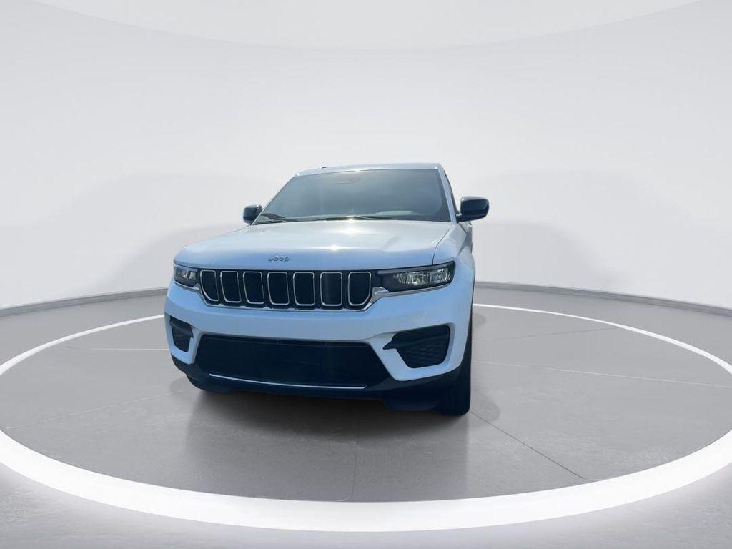 new 2025 Jeep Grand Cherokee car, priced at $39,989