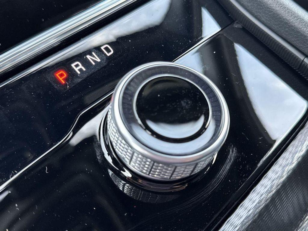 new 2025 Jeep Grand Cherokee car, priced at $39,989