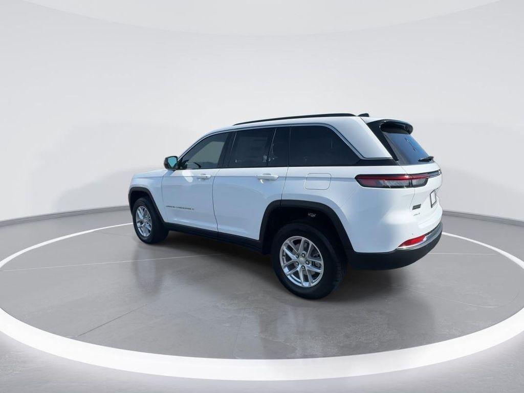 new 2025 Jeep Grand Cherokee car, priced at $39,989