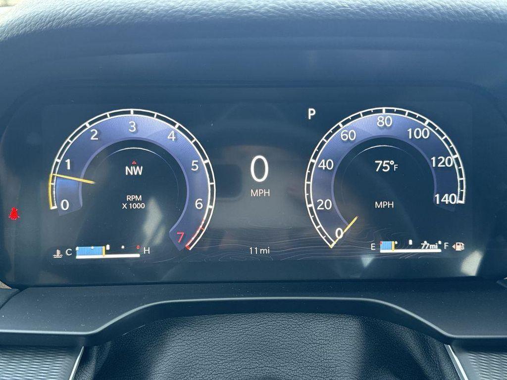 new 2025 Jeep Grand Cherokee car, priced at $39,989