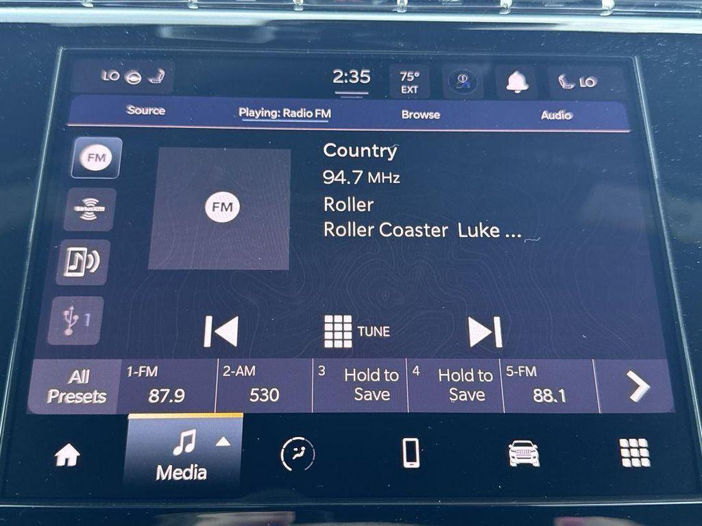 new 2025 Jeep Grand Cherokee car, priced at $39,989