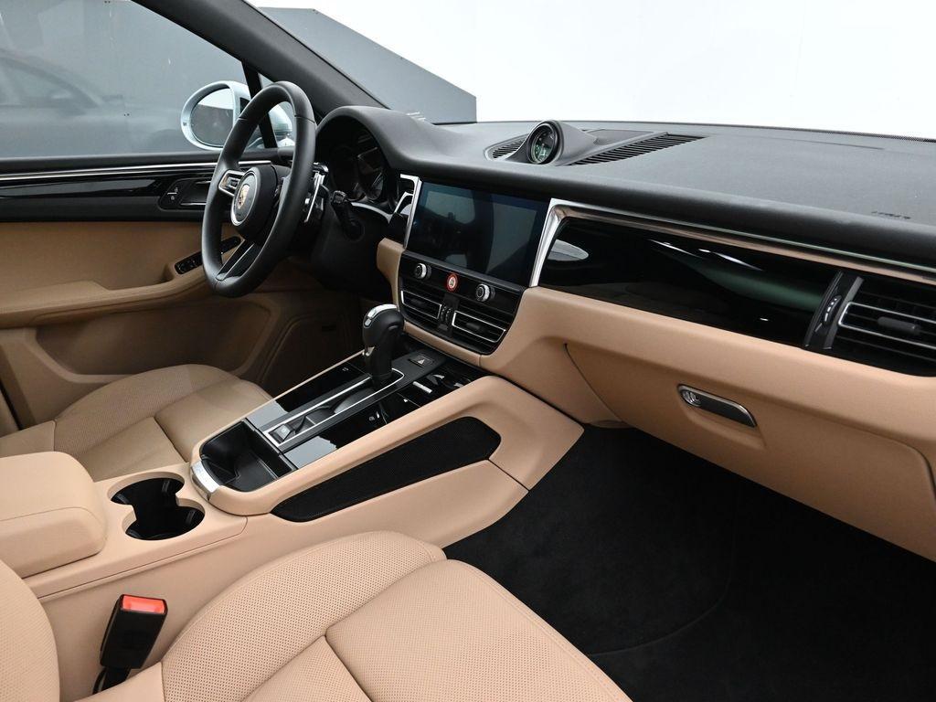 used 2025 Porsche Macan car