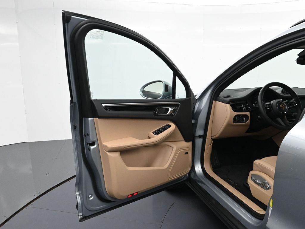 used 2025 Porsche Macan car