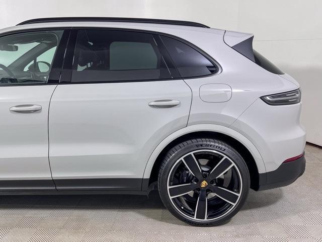 used 2022 Porsche Cayenne E-Hybrid car, priced at $74,991