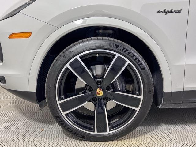 used 2022 Porsche Cayenne E-Hybrid car, priced at $74,991