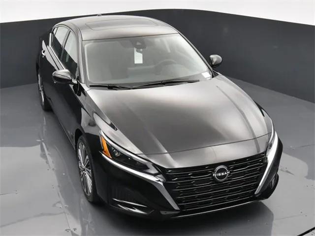 new 2025 Nissan Altima car, priced at $37,270