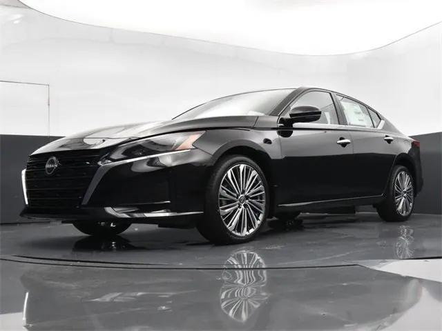 new 2025 Nissan Altima car, priced at $37,270