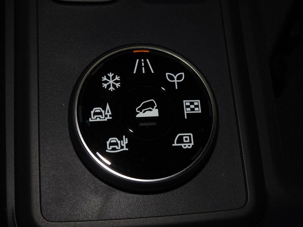new 2025 Nissan Pathfinder car, priced at $41,010