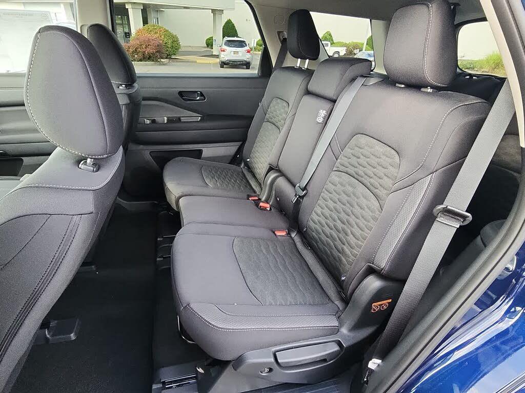 new 2025 Nissan Pathfinder car, priced at $44,375