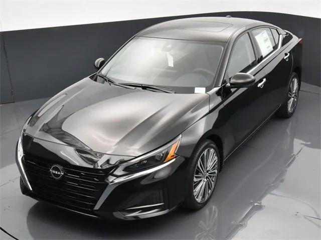 new 2025 Nissan Altima car, priced at $37,270