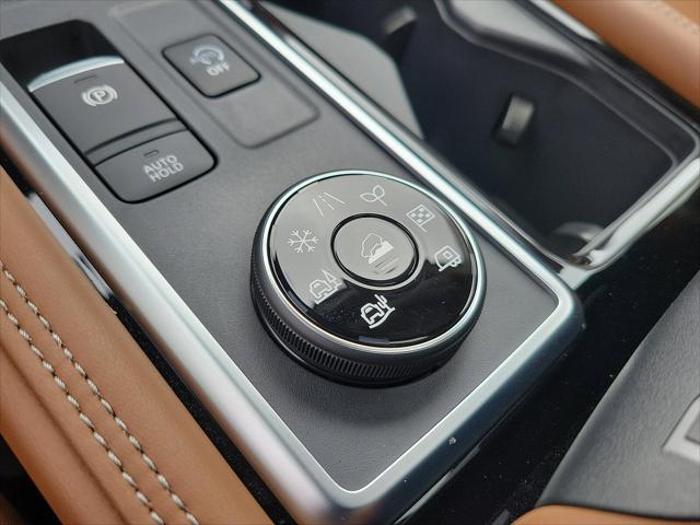 new 2025 Nissan Pathfinder car, priced at $51,205