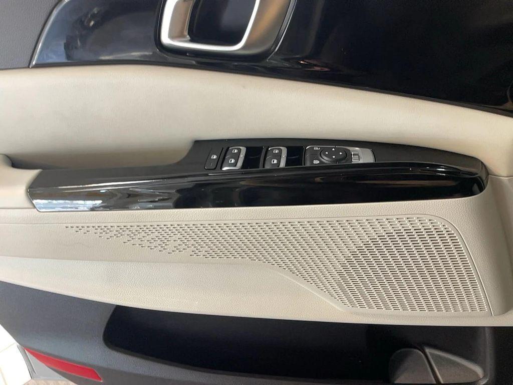used 2024 Kia Carnival car, priced at $37,921