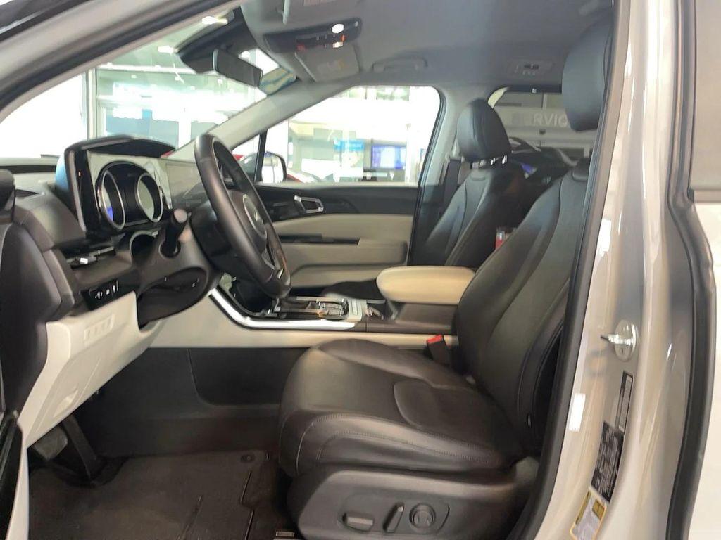 used 2024 Kia Carnival car, priced at $37,921