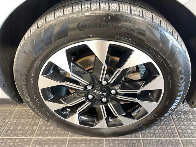 used 2024 Kia Carnival car, priced at $39,921
