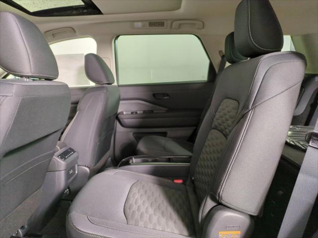 new 2025 Nissan Pathfinder car, priced at $43,775