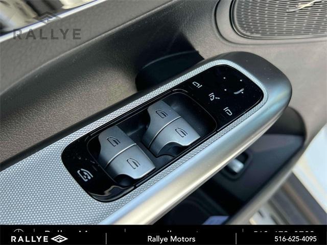 new 2025 Mercedes-Benz GLC 300 car, priced at $59,325