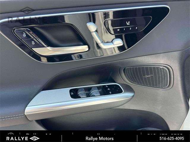 new 2025 Mercedes-Benz GLC 300 car, priced at $59,325