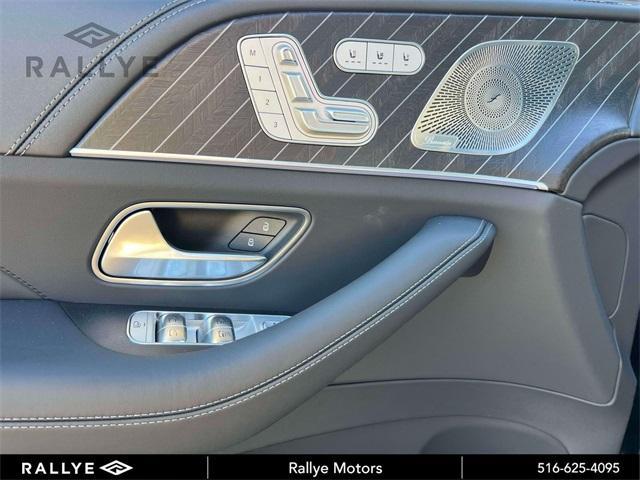 new 2026 Mercedes-Benz Maybach GLS 600 car, priced at $206,455