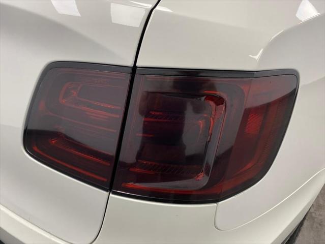 used 2018 Bentley Bentayga car, priced at $73,987
