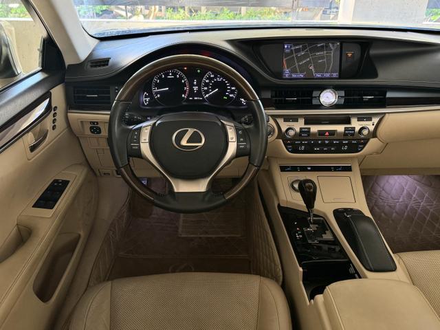 used 2013 Lexus ES 350 car, priced at $19,995