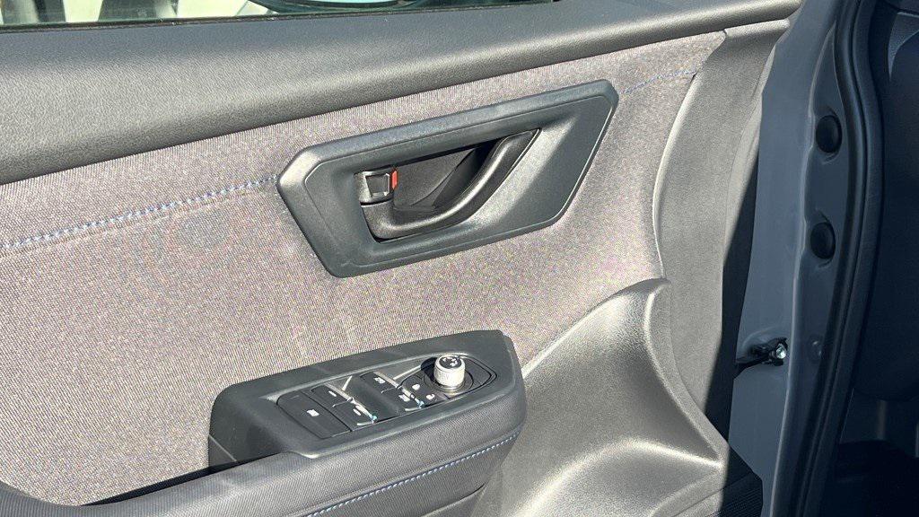 new 2025 Subaru Forester car, priced at $33,001