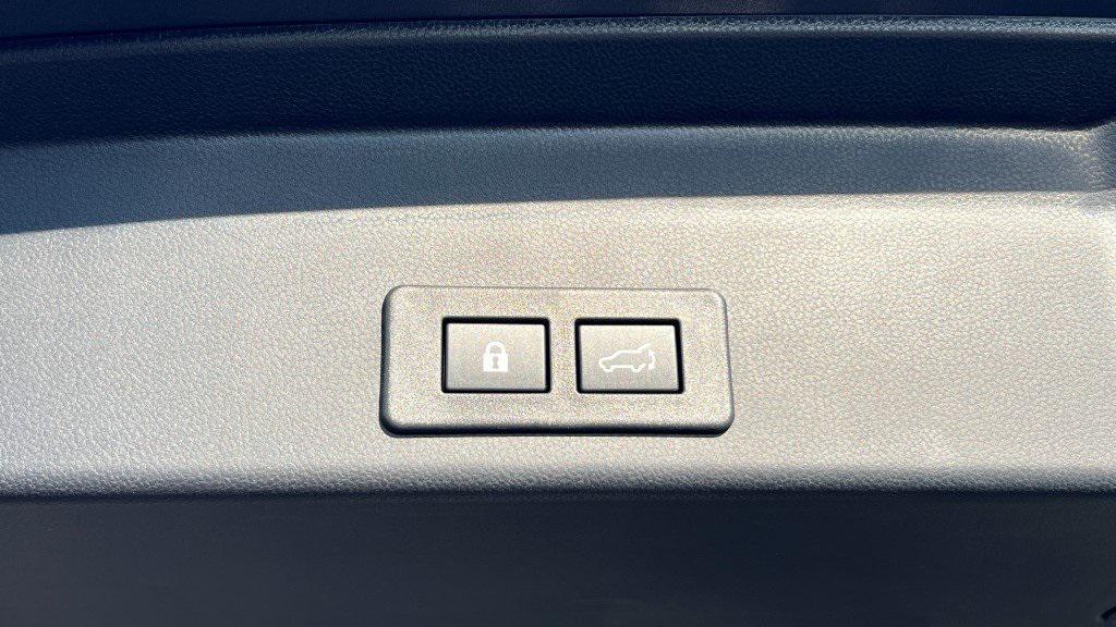 new 2025 Subaru Ascent car, priced at $51,112