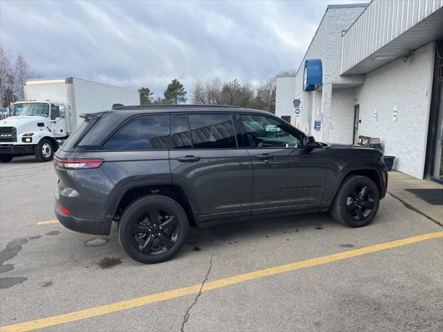 used 2024 Jeep Grand Cherokee car, priced at $41,900