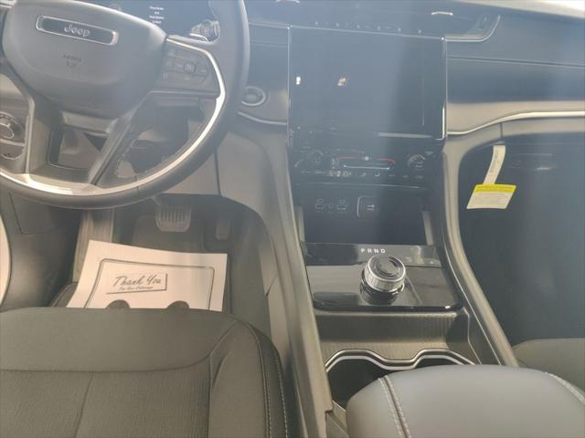 new 2025 Jeep Grand Cherokee car, priced at $41,075