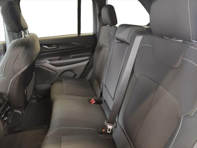 new 2025 Jeep Grand Cherokee car, priced at $41,075