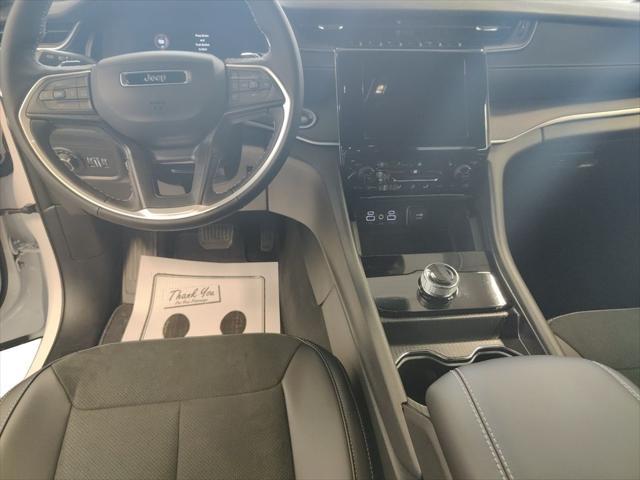 new 2025 Jeep Grand Cherokee car, priced at $45,780