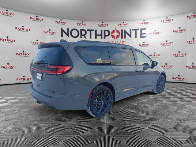 new 2025 Chrysler Pacifica car, priced at $55,556