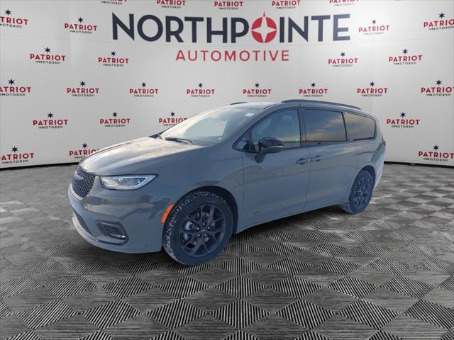 new 2025 Chrysler Pacifica car, priced at $55,556