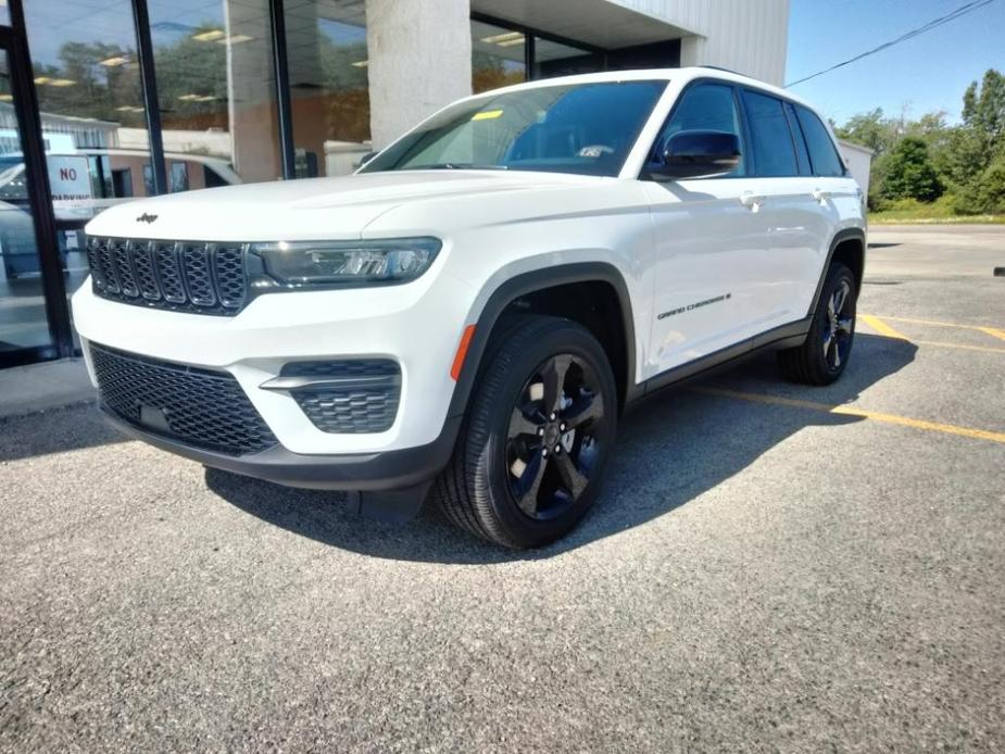 new 2024 Jeep Grand Cherokee car, priced at $43,707