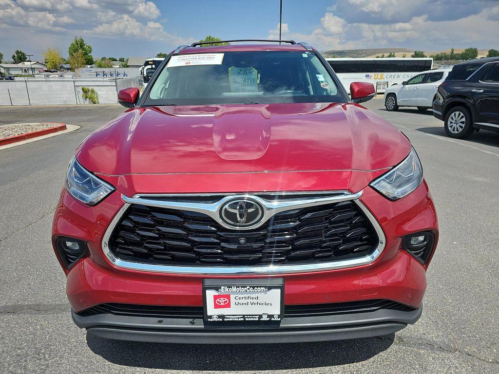 used 2022 Toyota Highlander car, priced at $37,497