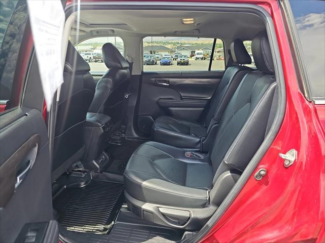 used 2022 Toyota Highlander car, priced at $38,499