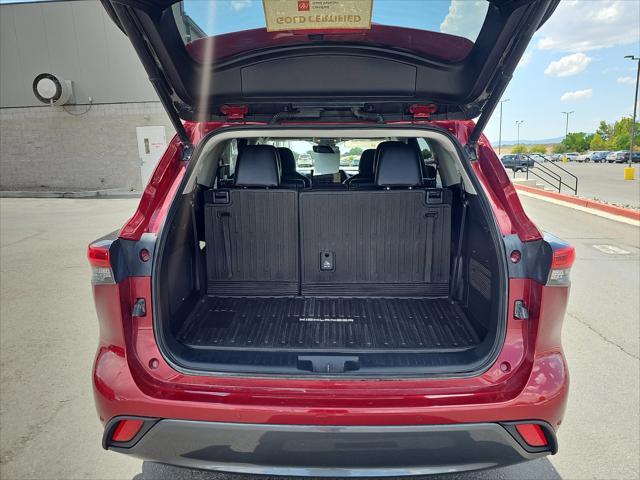 used 2022 Toyota Highlander car, priced at $38,499