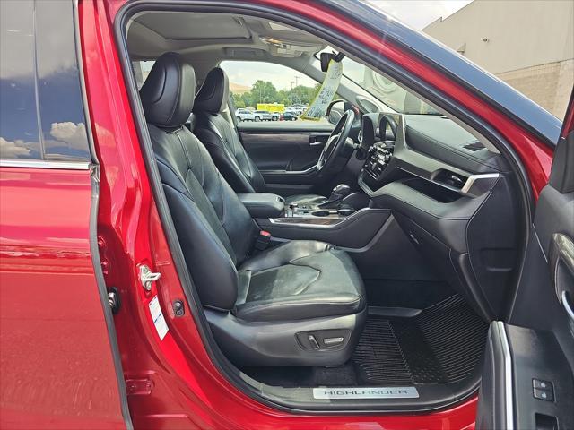 used 2022 Toyota Highlander car, priced at $38,499