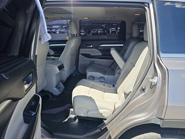 used 2016 Toyota Highlander car, priced at $22,499