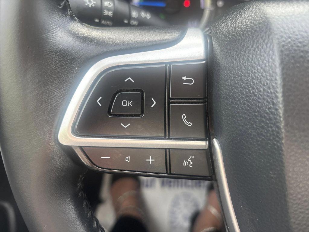 used 2024 Toyota Highlander Hybrid car, priced at $46,998