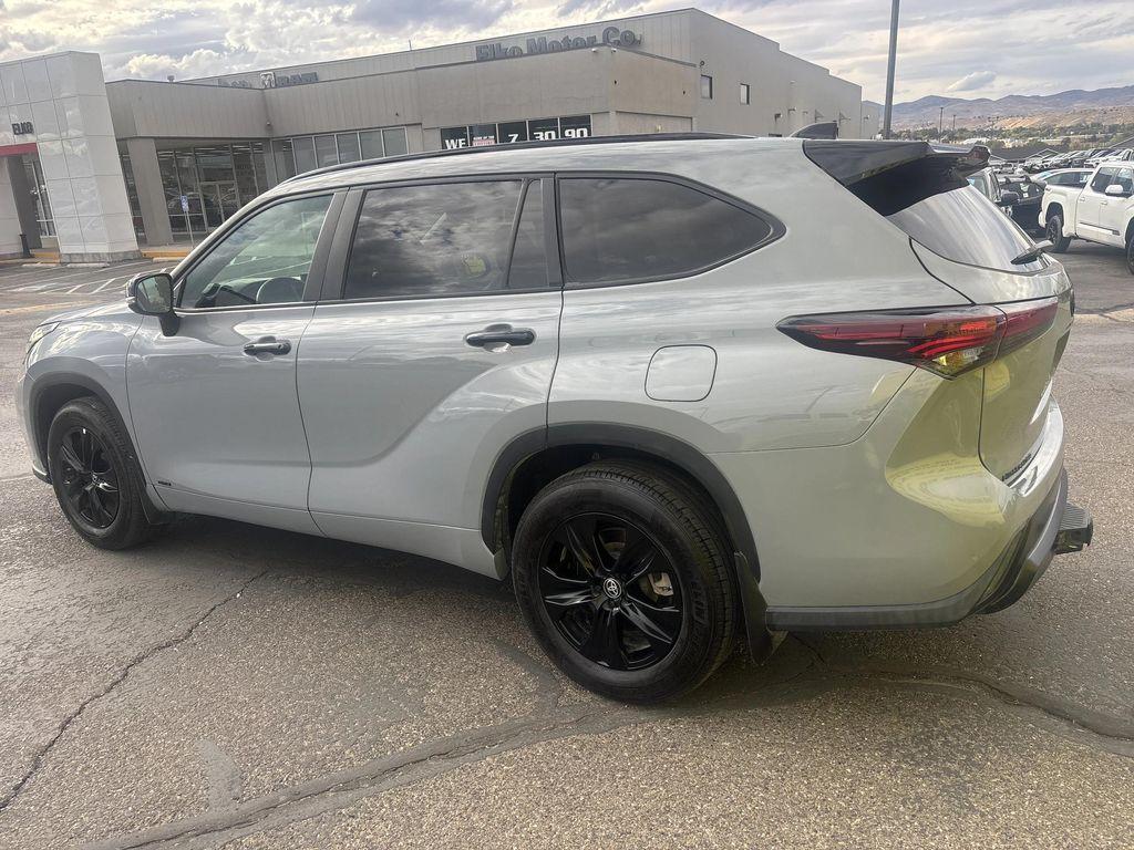 used 2024 Toyota Highlander Hybrid car, priced at $46,998