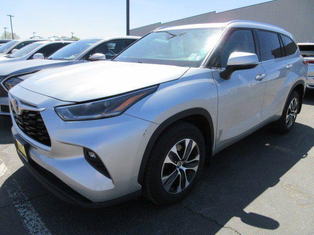 used 2021 Toyota Highlander car, priced at $33,999
