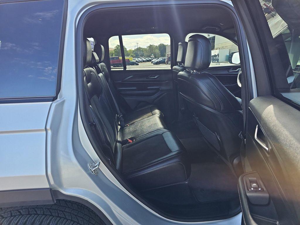 used 2024 Jeep Grand Cherokee car, priced at $33,999