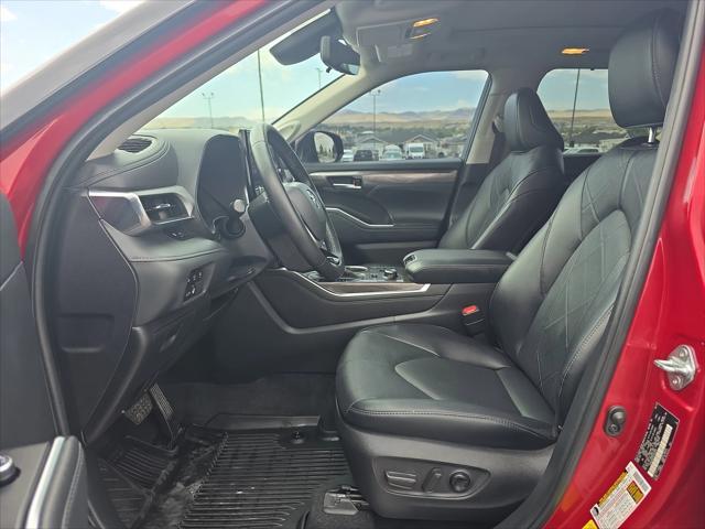 used 2023 Toyota Highlander car, priced at $43,999