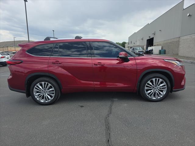 used 2023 Toyota Highlander car, priced at $43,999