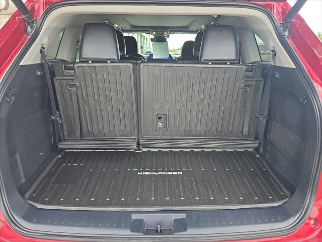 used 2023 Toyota Highlander car, priced at $43,999