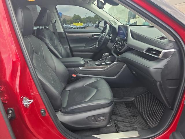 used 2023 Toyota Highlander car, priced at $43,999